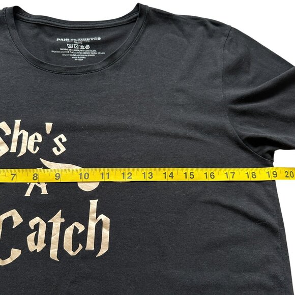 Pair of Thieves Shes A Catch Tshirt Black M Crew Neck Short Sleeve Harry Potter - Picture 4 of 7